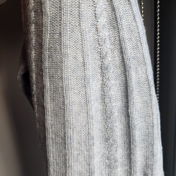 WHBM Off Shoulder Holiday Gemstone Asymmetric Hem Sweater, SZ XSmall - Picture 4 of 8